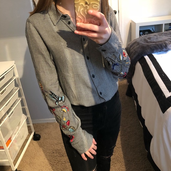 *Sold* Embroidered Sleeve Houndstooth Shirt - Picture 8 of 8